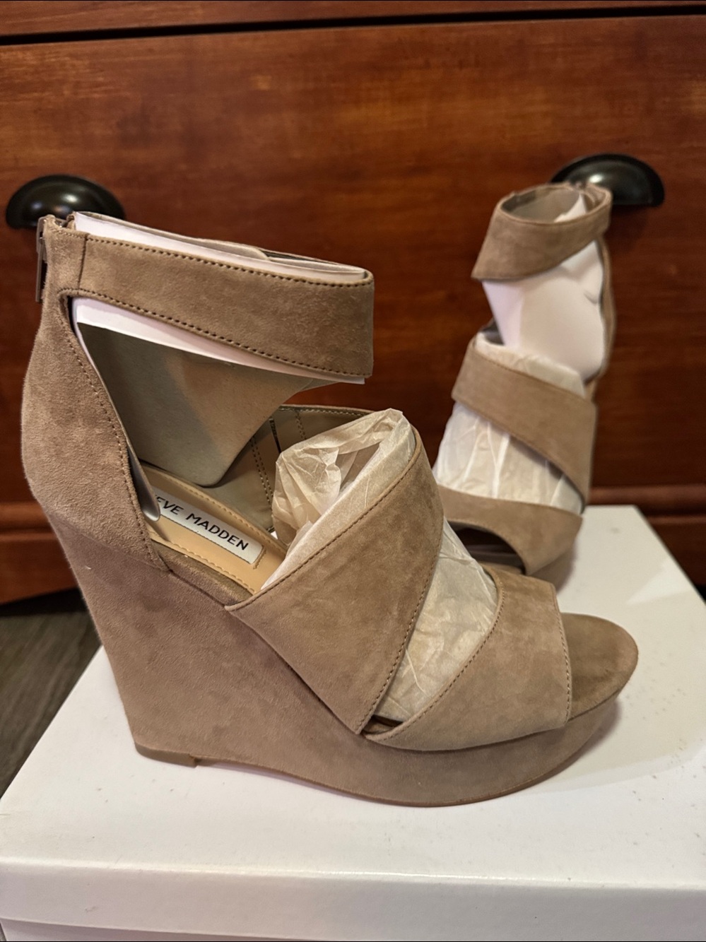 Steve Madden Taupe Suede Essex Platform Wedge NIB - Picture 5 of 7